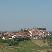 Panoramica del paese di Verduno (Foto Wikipedia)