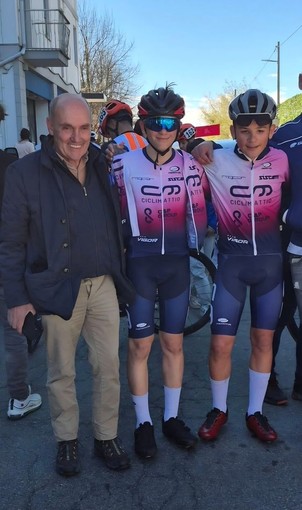 Claudio Mattio con i suoi ragazzi. Claudio Mattio con i suoi ragazzi.