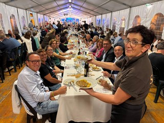 I momenti della prima edizione della Sagra della Noce e della Frutta a guscio a Villanova Solaro - cena I momenti della prima edizione della Sagra della Noce e della Frutta a guscio a Villanova Solaro - cena