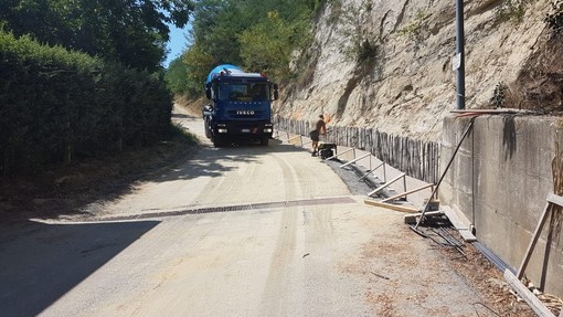 Vezza d'Alba, il Comune mette in sicurezza la strada Montà di Borbore-via Piave