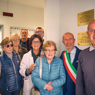 Venasca, scoperte targhe per i benefattori Yvonne e Isidoro Santi alla Casa di Riposo “Villa Michelis Allasina”