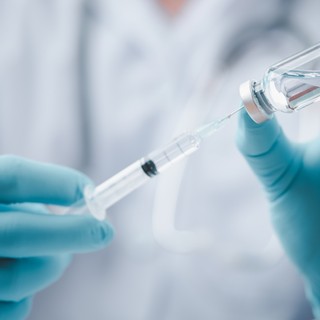 &quot;Suo figlio ha un virus più pericoloso del Covid, servono dei soldi per una puntura salvavita&quot;