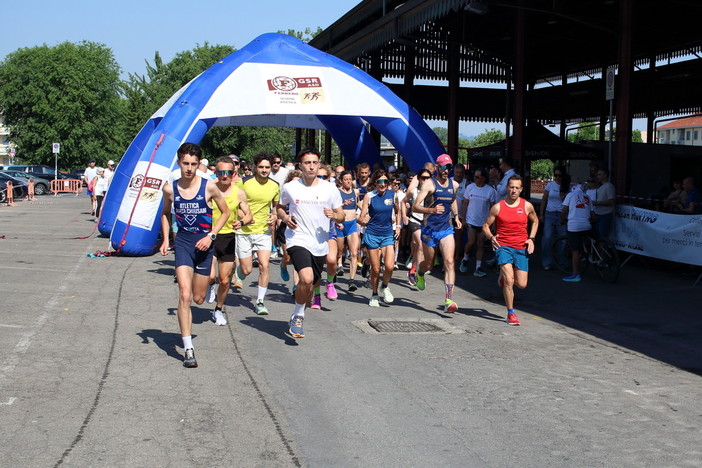 Ad Alba si è svolta la 15ª edizione della gara podistica e camminata “Un Quarto di Vinum Maratona & FitWalking” Ad Alba si è svolta la 15ª edizione della gara podistica e camminata “Un Quarto di Vinum Maratona & FitWalking”