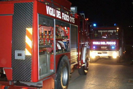 Un incidente stradale, nella notte di lavoro dei Vigili del fuoco Un incidente stradale, nella notte di lavoro dei Vigili del fuoco