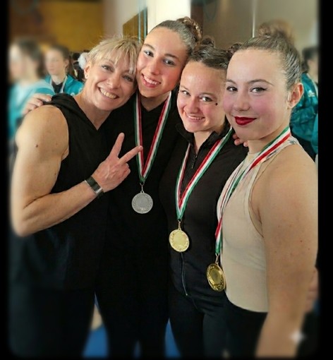 Tre medaglie per la Vivi Dance Studios alla gara interregionale Nord-Ovest di pole e aerial