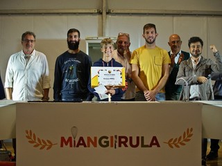 I momenti della prima edizione della Sagra della Noce e della Frutta a guscio a Villanova Solaro - il podio della gara dei cuochi I momenti della prima edizione della Sagra della Noce e della Frutta a guscio a Villanova Solaro - il podio della gara dei cuochi