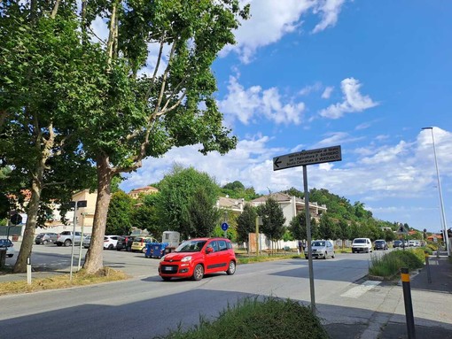 L'incrocio di Verzuolo tra la SP 589 e via IV Novembre dove sarà installato il nuovo semaforo L'incrocio di Verzuolo tra la SP 589 e via IV Novembre dove sarà installato il nuovo semaforo