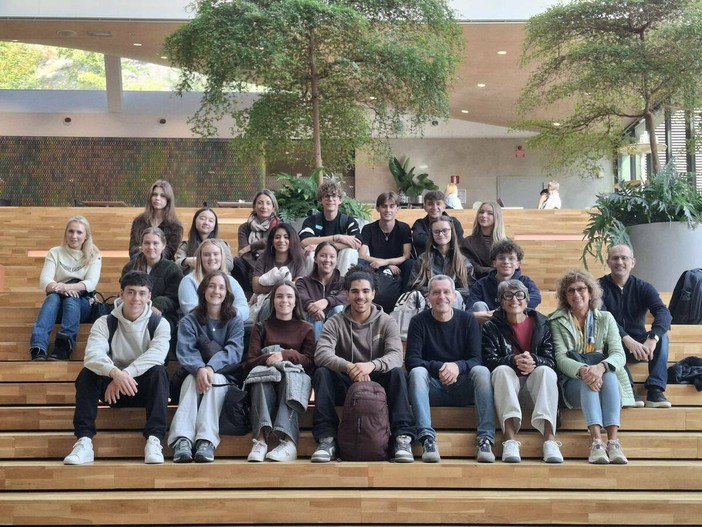 Dall'Amerikanska Gymnasiet di Göteborg al Liceo "Govone": l'Erasmus+ di Alba vola in Svezia Dall'Amerikanska Gymnasiet di Göteborg al Liceo "Govone": l'Erasmus+ di Alba vola in Svezia