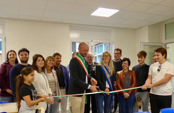 L'inaugurazione della nuova mensa delle scuole medie di Verzuolo (fotografie di Paola Ravazzi) L'inaugurazione della nuova mensa delle scuole medie di Verzuolo (fotografie di Paola Ravazzi)