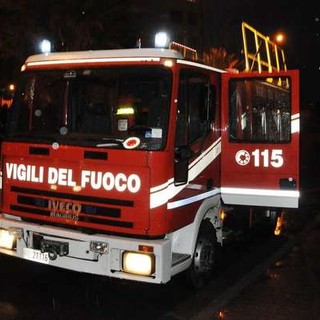 In fiamme contatori di una palazzina a Bagnolo Piemonte: residenti evacuati