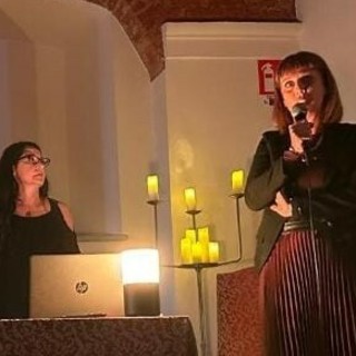 Laura Lovera (a destra) con Beatrice Del Bo curatrice delle Festa del libro medievale e antico di Saluzzo durante una conferenza a Verzuolo Laura Lovera (a destra) con Beatrice Del Bo curatrice delle Festa del libro medievale e antico di Saluzzo durante una conferenza a Verzuolo