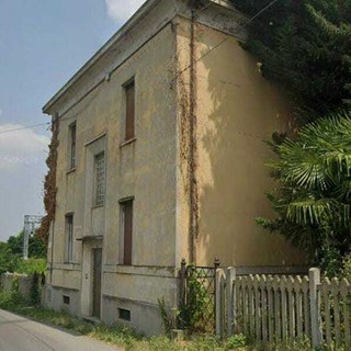 La casa cantoniera della ex stazione ferroviaria di Verzuolo ora trasformata in Spazio Giovani