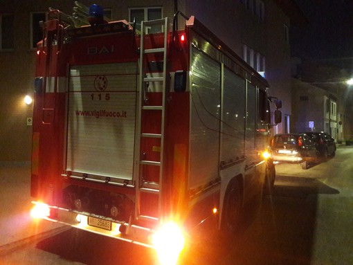 Principio d'incendio in un ex negozio ad Alba: intervento tempestivo dei Vigili del Fuoco, nessun ferito Principio d'incendio in un ex negozio ad Alba: intervento tempestivo dei Vigili del Fuoco, nessun ferito