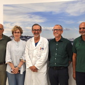 Il dottor Fausto Cella, al centro, coi vertici dell'Asl e il direttore della Fondazione Ospedale Luciano Scalise