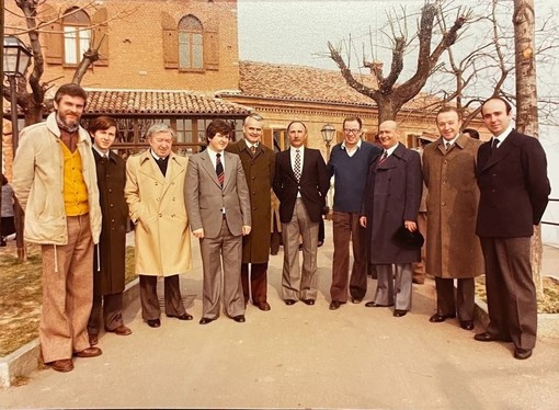 Castiglione Falletto omaggia Gino Veronelli nel centenario della nascita
