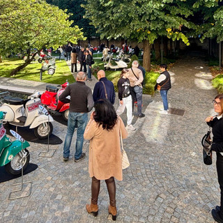 Oltre 900 visitatori in due giorni a Cuneo per la mostra  dedicata alla Vespa