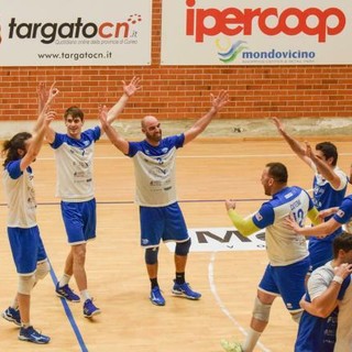 L'esultanza dei monregalesi dopo la vittoria di Novi