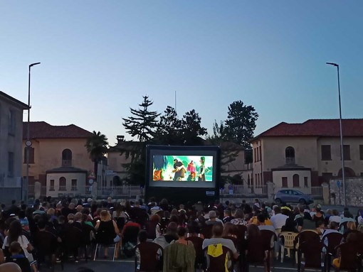 Torna il cinema all'aperto a Verzuolo con tre serate gratuite e itineranti Torna il cinema all'aperto a Verzuolo con tre serate gratuite e itineranti