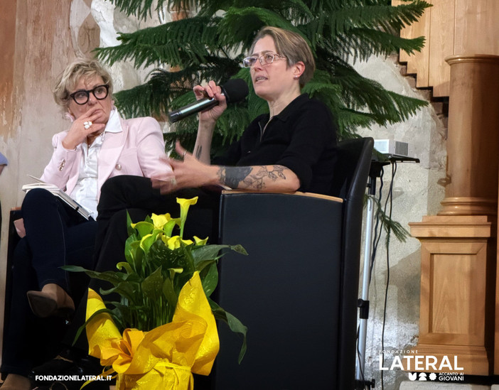 Sala piena per Vera Gheno a Savigliano: le parole fanno il tutto esaurito Sala piena per Vera Gheno a Savigliano: le parole fanno il tutto esaurito