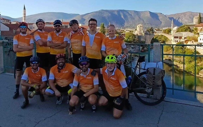 Da Pristina a Mostar in bicicletta: i Velociraptor di Boves attraversano cinque Paesi dei Balcani Da Pristina a Mostar in bicicletta: i Velociraptor di Boves attraversano cinque Paesi dei Balcani