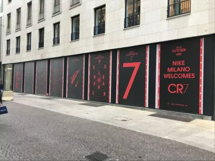 Vetrofanie e adesivi per spazi commerciali Vetrofanie e adesivi per spazi commerciali