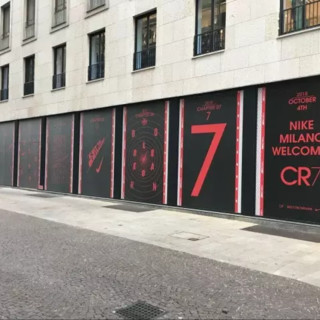 Vetrofanie e adesivi per spazi commerciali