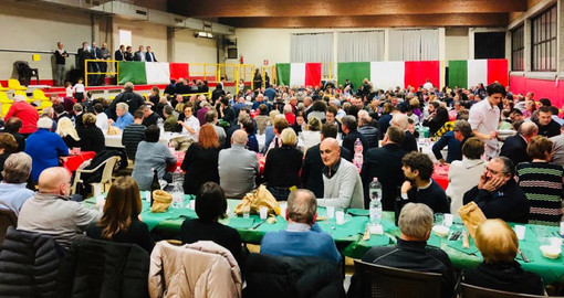 Un momento della cena natalizia tenuta da Forza Italia nei locali della Boccciofila comunale