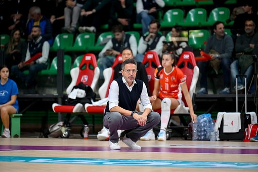 Coach François Salvagni in un momento del match (foto di Danilo Ninotto)
