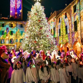 Primo weekend delle Notti della Natività da record a Alba