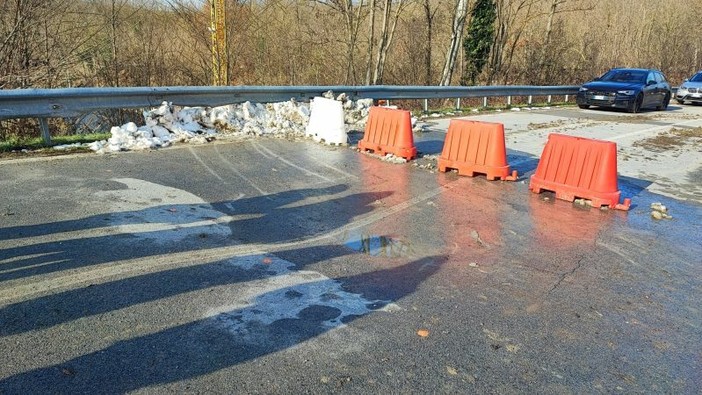 Cedimento della carreggiata nel tratto della Fondovalle Tanaro già chiuso in via precauzionale