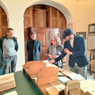 Saluzzo, visita alla mostra "Dalla Cura della Terra alla Salute del Corpo e dell'Anima.Cultura e Benessere nelle immagini del Tacuinum sanitatis" con gli ospiti Veneziani e Manguel