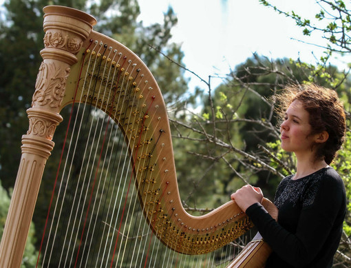 L’arpista francese Zoé Buyck L’arpista francese Zoé Buyck