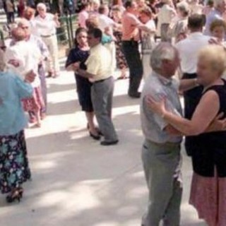 Cuneo, corsi gratuiti agli Argonauti: da arteterapia a serate danzanti Cuneo, corsi gratuiti agli Argonauti: da arteterapia a serate danzanti