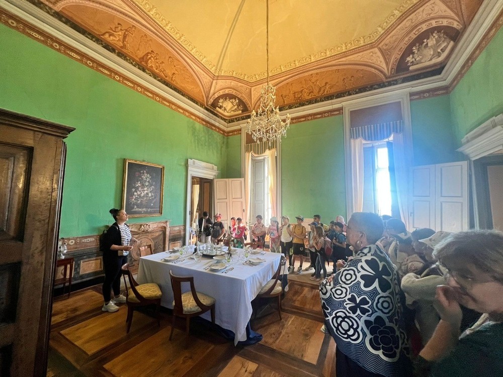 Dal Castello di Govone al Mulino Marino: una giornata di scoperte nelle Langhe per gli alunni salesi Dal Castello di Govone al Mulino Marino: una giornata di scoperte nelle Langhe per gli alunni salesi