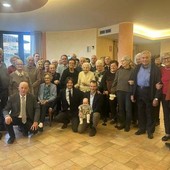 Serralunga, il pranzo degli anziani tra comunità e attenzione alla sicurezza Serralunga, il pranzo degli anziani tra comunità e attenzione alla sicurezza