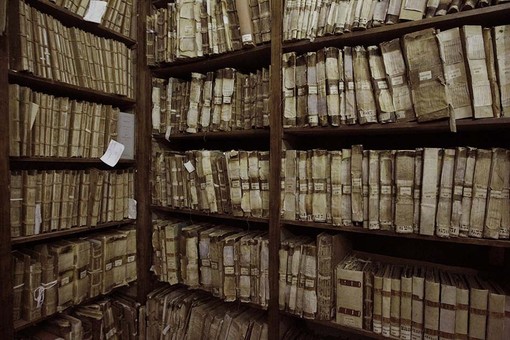 Roburent, la Giunta Comunale al lavoro tra archivio storico e mercato di San Giacomo Roburent, la Giunta Comunale al lavoro tra archivio storico e mercato di San Giacomo