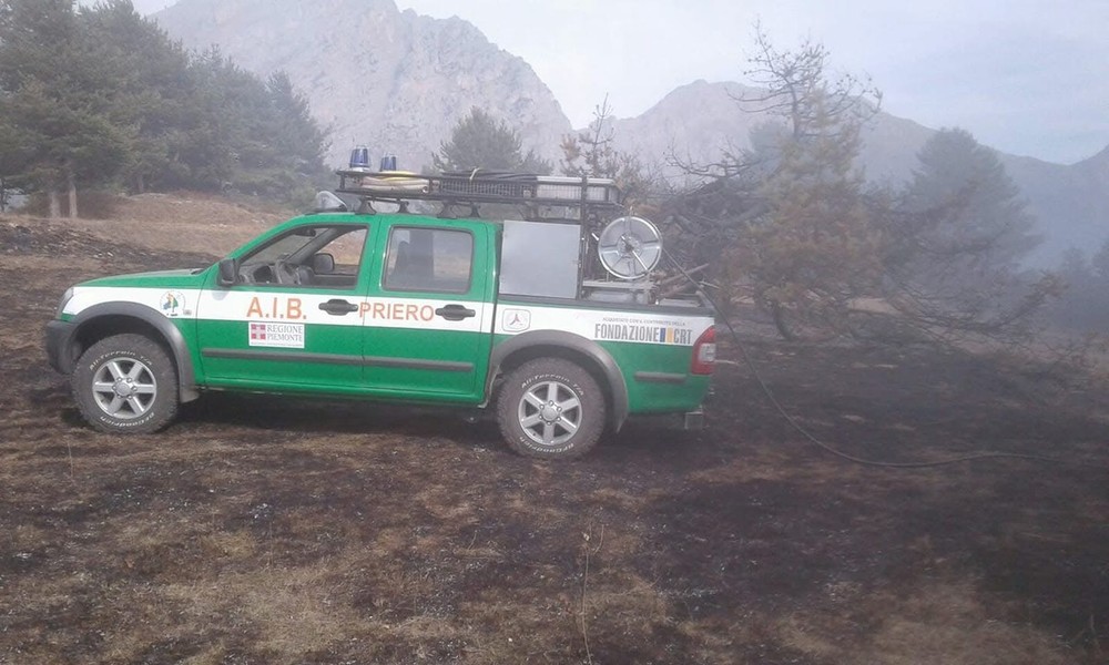 Presidiata tutta la notte l'area dell'incendio tra Priero e Montezemolo: indagini in corso per stabilire le cause dell'innesco Presidiata tutta la notte l'area dell'incendio tra Priero e Montezemolo: indagini in corso per stabilire le cause dell'innesco