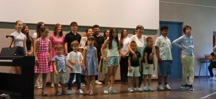 Bra, pieno di applausi per il saggio degli allievi della scuola Musicando Bra, pieno di applausi per il saggio degli allievi della scuola Musicando