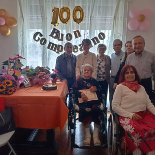 Borgo San Dalmazzo, Angela Parola compie 100 anni: il saluto dell'Amministrazione comunale Borgo San Dalmazzo, Angela Parola compie 100 anni: il saluto dell'Amministrazione comunale