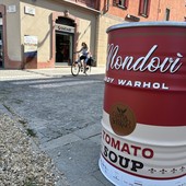 Domani a Mondovì inaugura la mostra di Andy Warhol: la Città si colora con latte di "zuppa di pomodoro" Domani a Mondovì inaugura la mostra di Andy Warhol: la Città si colora con latte di "zuppa di pomodoro"