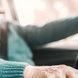 Codice stradale, nessuna limitazione per gli over 85