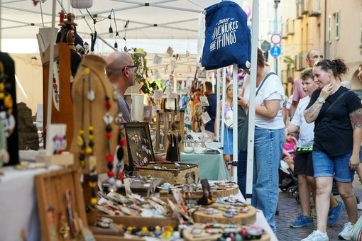 Pinerolo si accende di creatività: 50 anni di Artigianato, una città da vivere Pinerolo si accende di creatività: 50 anni di Artigianato, una città da vivere