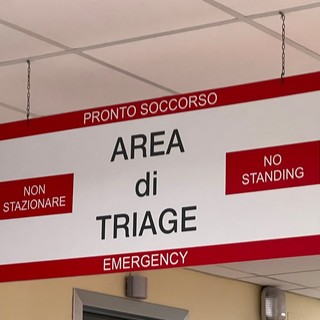Tensione al pronto soccorso di Cuneo: 22enne dà in escandescenze