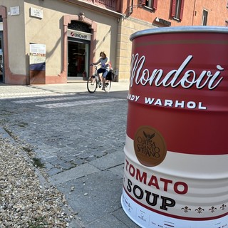 Domani a Mondovì inaugura la mostra di Andy Warhol: la Città si colora con latte di "zuppa di pomodoro"