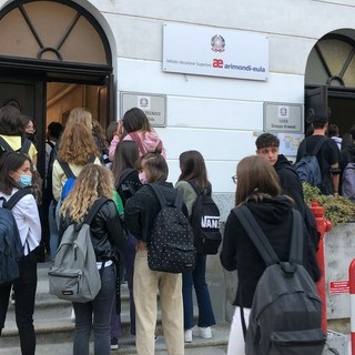 Orientamento universitario all'Arimondi Eula di Savigliano: dialogo diretto tra studenti e laureandi Orientamento universitario all'Arimondi Eula di Savigliano: dialogo diretto tra studenti e laureandi
