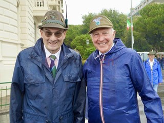 Penne nere Ana Saluzzo, in sfilata all'adunata di Geova 2026- foto Paola Ravazzi, madrina Ana Monviso