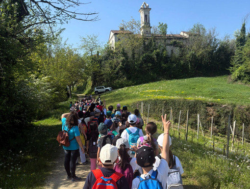 “Un miglio per la salute”: l’Asl Cn2 coinvolge in un solo giorno oltre 1.700 studenti “Un miglio per la salute”: l’Asl Cn2 coinvolge in un solo giorno oltre 1.700 studenti