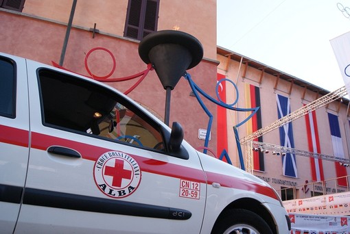 Mezzo della Cri Alba ( foto di repertorio) Mezzo della Cri Alba ( foto di repertorio)