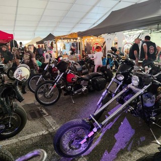 Alba Chopper & Tattoo Show ha acceso la città: boom di pubblico tra moto, tatuaggi e pugilato Alba Chopper & Tattoo Show ha acceso la città: boom di pubblico tra moto, tatuaggi e pugilato