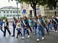 Penne nere Ana Saluzzo, in sfilata all'adunata di Geova 2026- foto Paola Ravazzi, madrina Ana Monviso